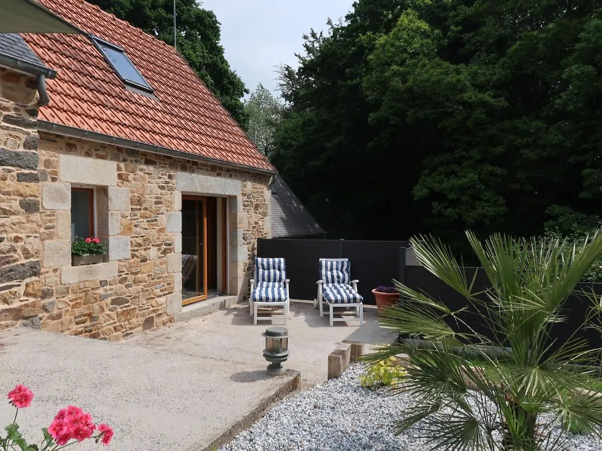 Holiday Home Entre Terre Et Mer - Pml102 By Interhome Ploumilliau 0*,