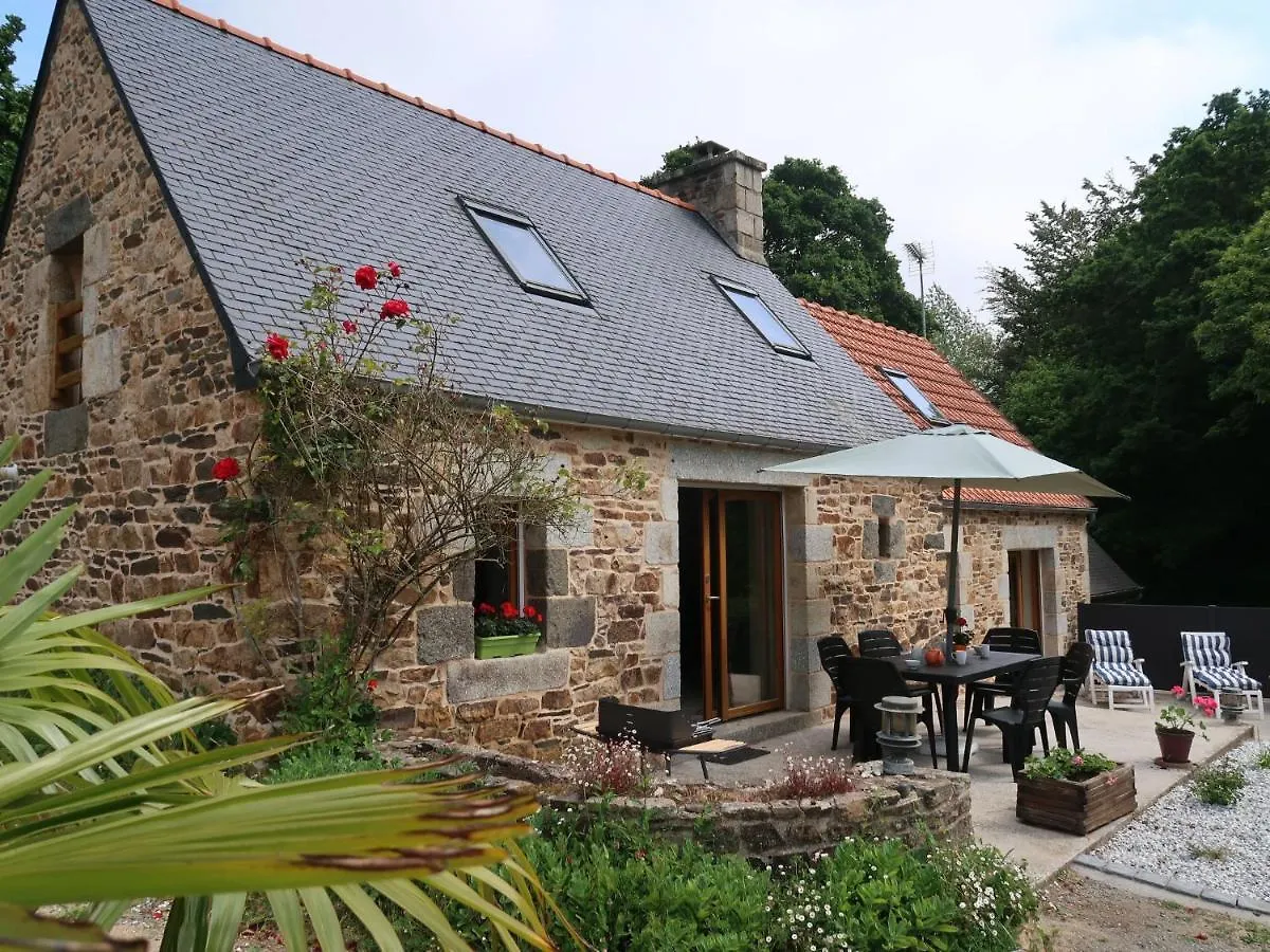 Holiday Home Entre Terre Et Mer - Pml102 By Interhome Ploumilliau